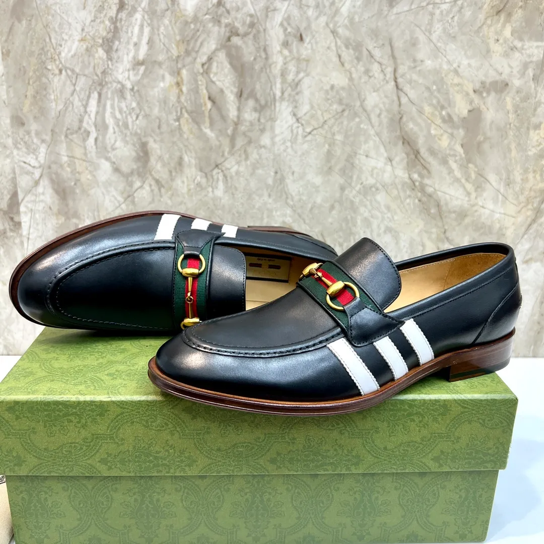 Original leather outsole P900 Brand: Co-branded Adidas｜GUCCI (Gucci) Standard code: Men's size 38–44 (45/46 can be customized) Grade: Same style as the official website Original quality Material: Original cowhide Leather lining Original leather outsole Style category: Men's fashionable casual leather shoes Distinguished big-name luxury elements top luxury Color: Actual picture